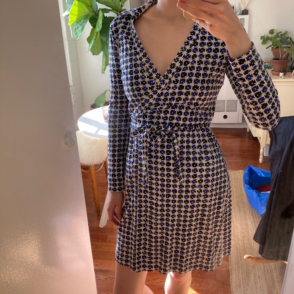 Diane Von Furstenberg White and Blue Long Sleeve Wrap Dress